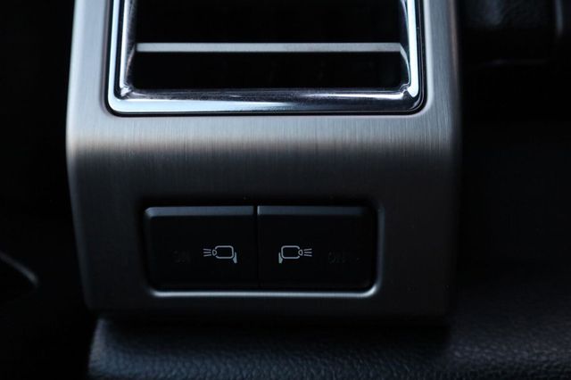 2015 Ford F-150 Platinum - 23078856 - 39