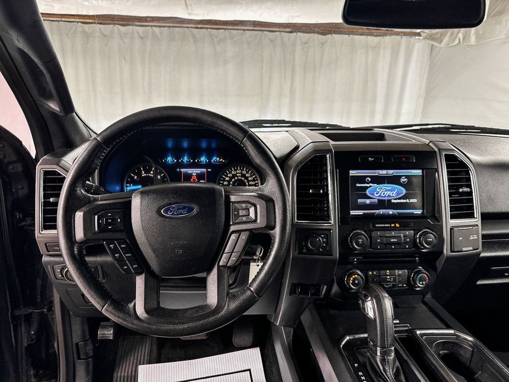 2015 Ford F-150 XLT photo 12