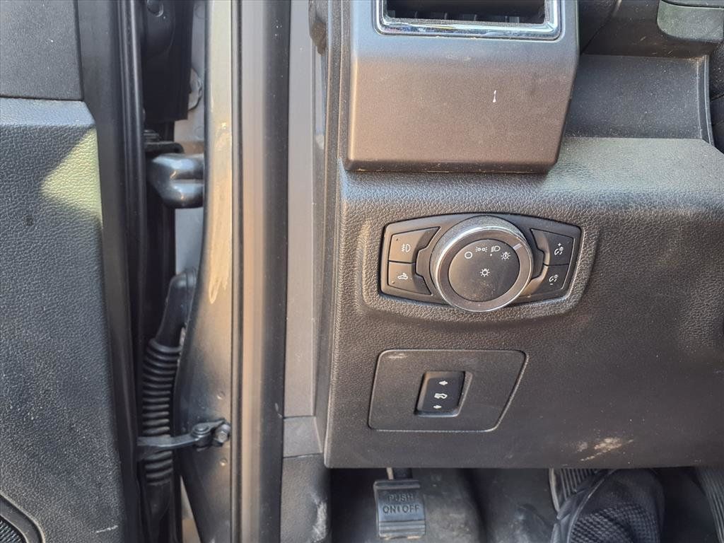 2015 Ford F-150 SUPERCREW - 22912675 - 17