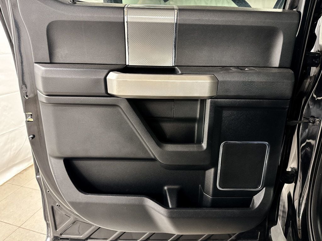 2015 Ford F-150 Lariat photo 9
