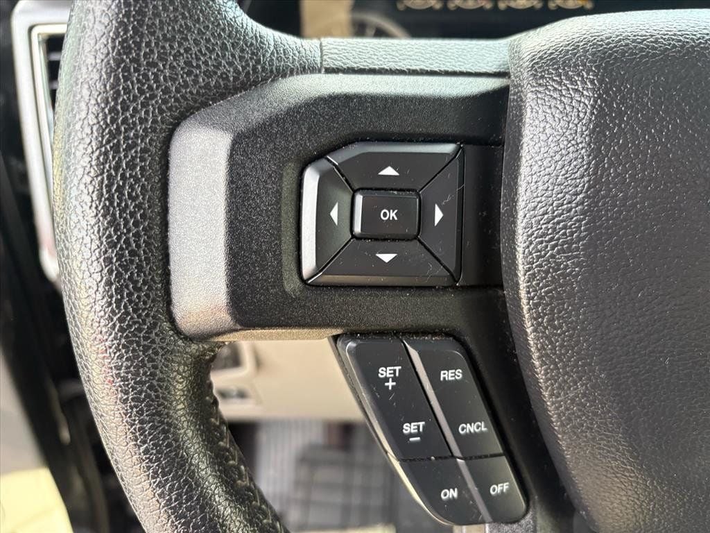 2015 Ford F-150 Supercrew XLT Pickup 4D 5 1/2 ft - 22970111 - 10