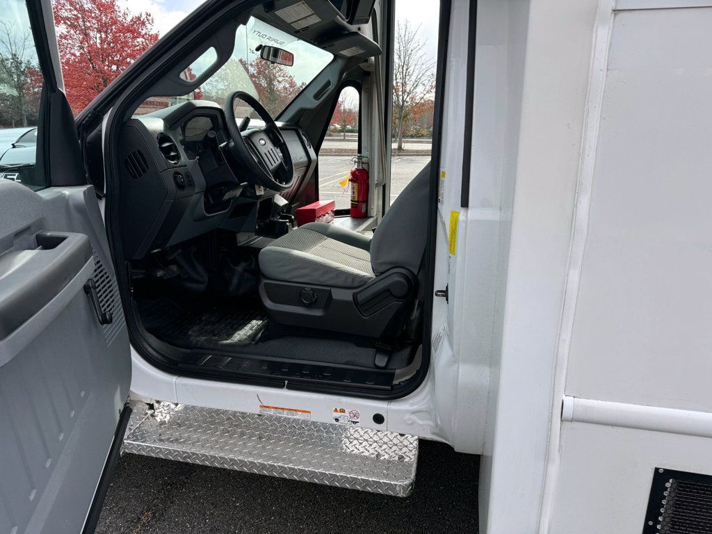 2015 Ford F-550 24 Pass Shuttle Bus w/ Lift & Rear Luggage For Tours Charters Activity & Church Transportation - 22920061 - 22