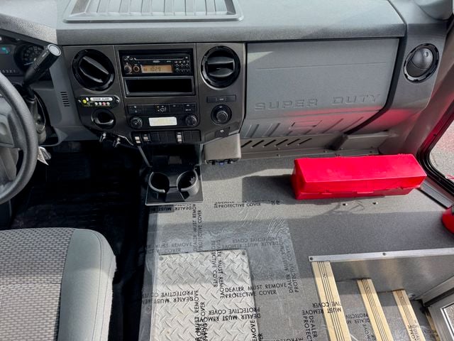 2015 Ford F-550 24 Pass Shuttle Bus w/ Lift & Rear Luggage For Tours Charters Activity & Church Transportation - 22920061 - 26