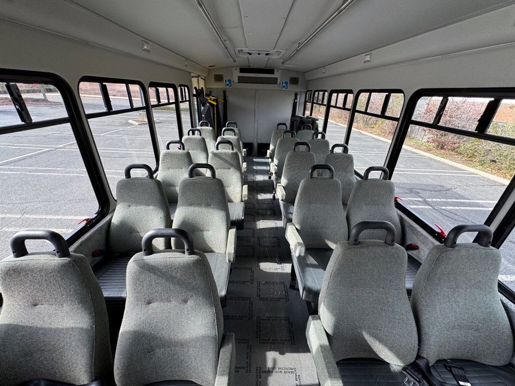2015 Ford F-550 24 Pass Shuttle Bus w/ Lift & Rear Luggage For Tours Charters Activity & Church Transportation - 22920061 - 28