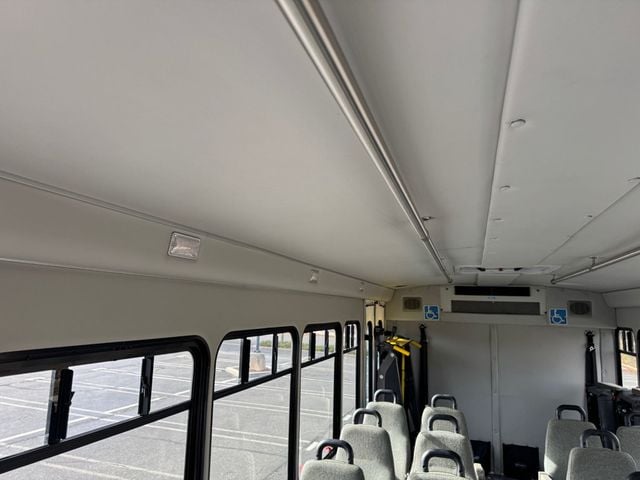 2015 Ford F-550 24 Pass Shuttle Bus w/ Lift & Rear Luggage For Tours Charters Activity & Church Transportation - 22920061 - 40