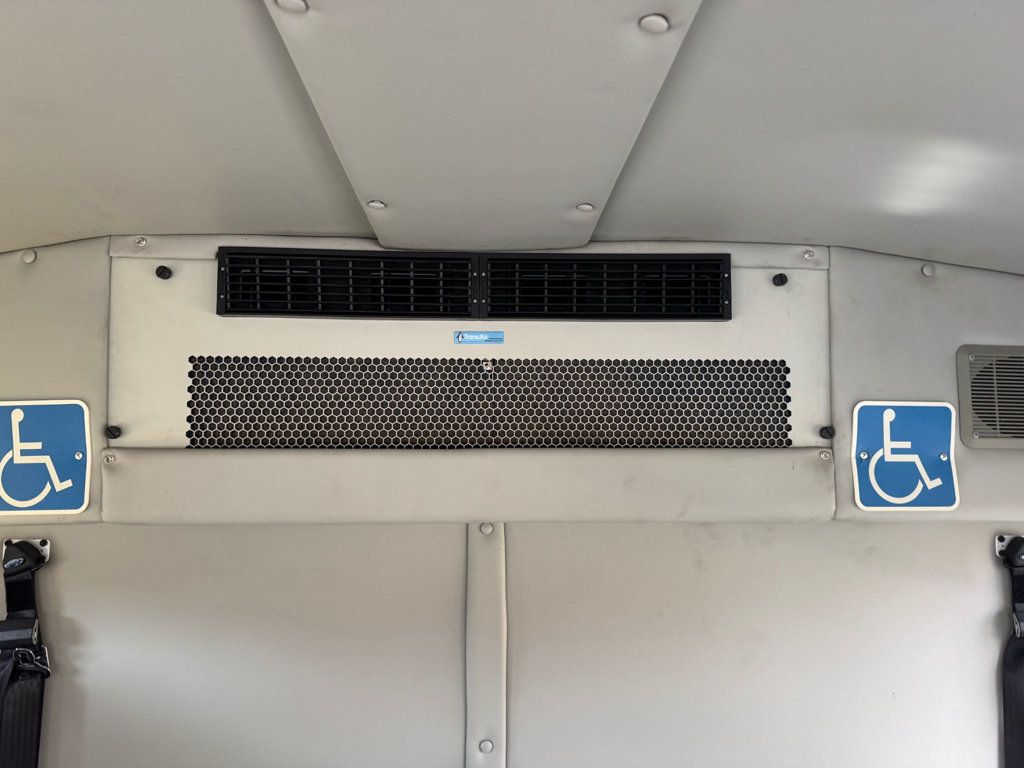 2015 Ford F-550 24 Pass Shuttle Bus w/ Lift & Rear Luggage For Tours Charters Activity & Church Transportation - 22920061 - 41
