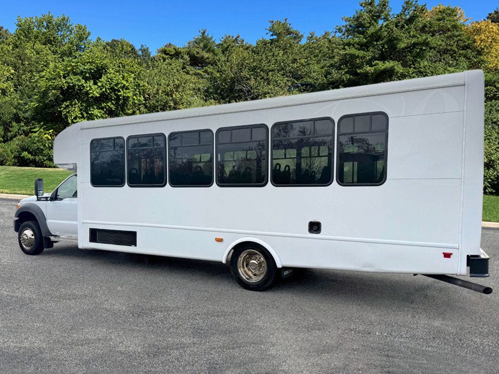 2015 Ford F-550 24 Pass Shuttle Bus w/ Lift & Rear Luggage For Tours Charters Activity & Church Transportation - 22920061 - 4