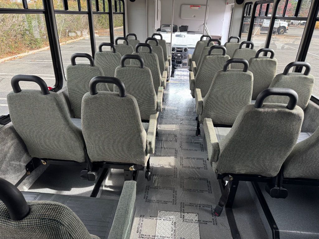 2015 Ford F-550 24 Pass Shuttle Bus w/ Lift & Rear Luggage For Tours Charters Activity & Church Transportation - 22920061 - 6