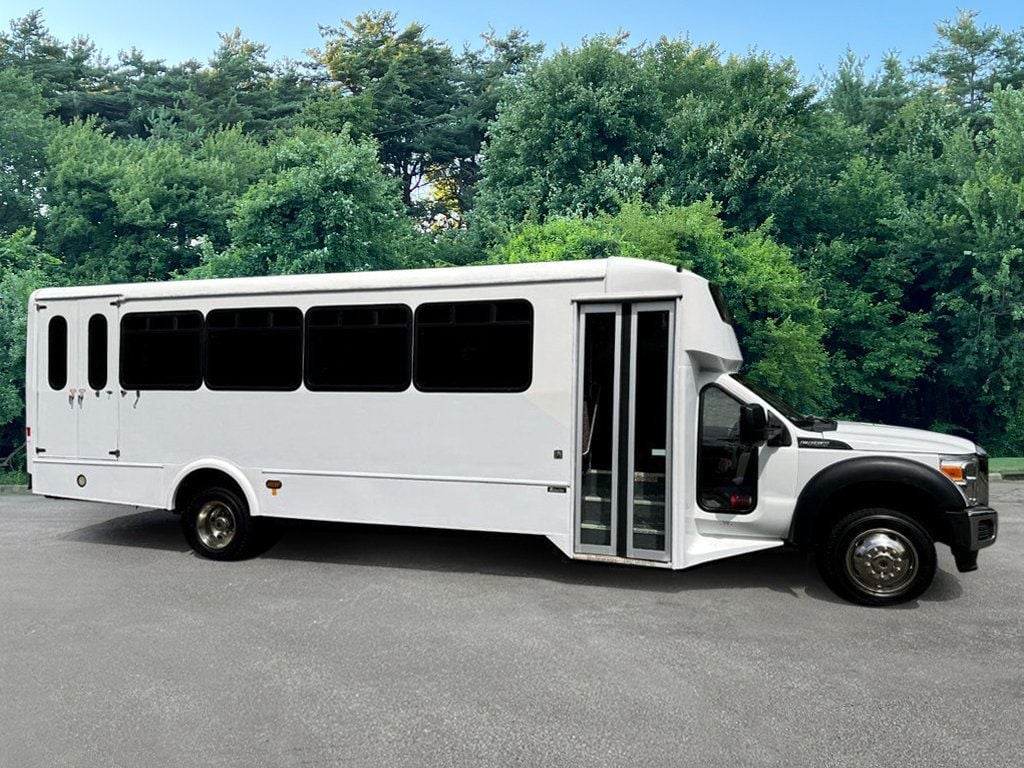 2015 Ford F-550 25 Pass. Wheelchair Shuttle Bus w/17k Miles! For Adults Churches Seniors & Handicapped Transport - 22516705 - 1