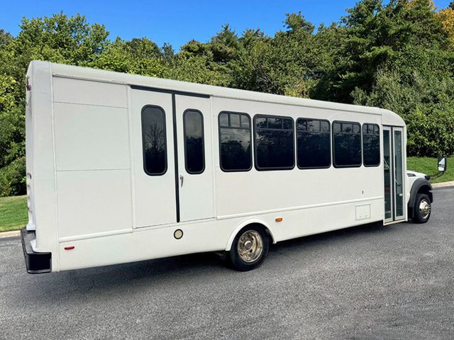 2015 Ford F-550 Cutaway 24 Pass Wheelchair Shuttle Bus For Tours Charters Activity & Church Transportation - 22920061 - 13