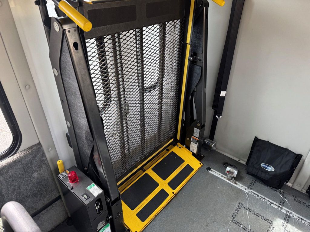 2015 Ford F-550 Cutaway 24 Pass Wheelchair Shuttle Bus For Tours Charters Activity & Church Transportation - 22920061 - 43