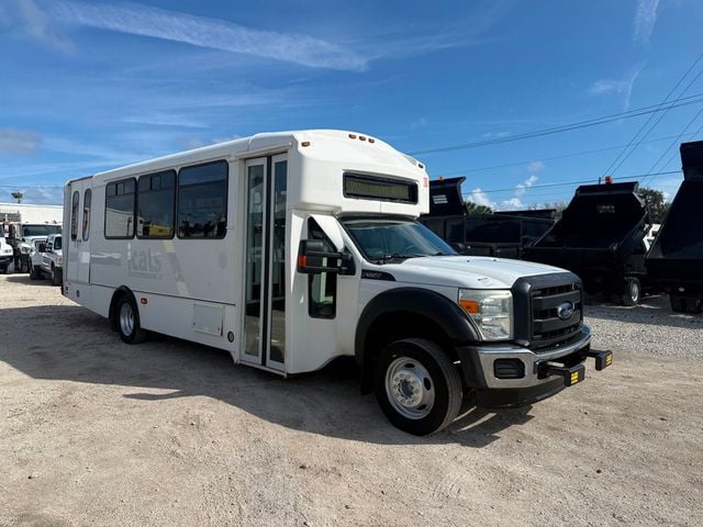 2015 Ford F-550 Shuttle Bus  - 22961514 - 5