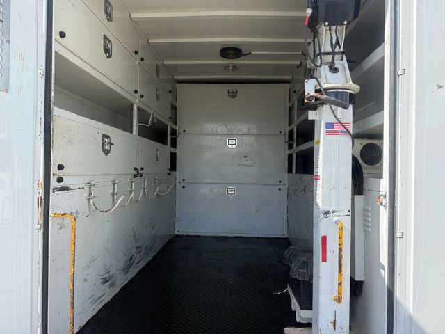 2015 Ford F-550 Utility Service Truck  - 23086590 - 8