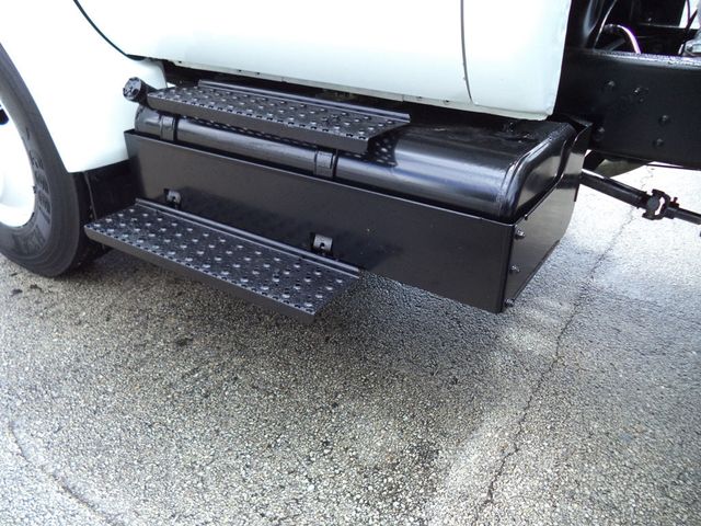 2015 Ford F-650 With Curry 2000 Gallon Steel Water Tank & Sprayers - 23032276 - 32