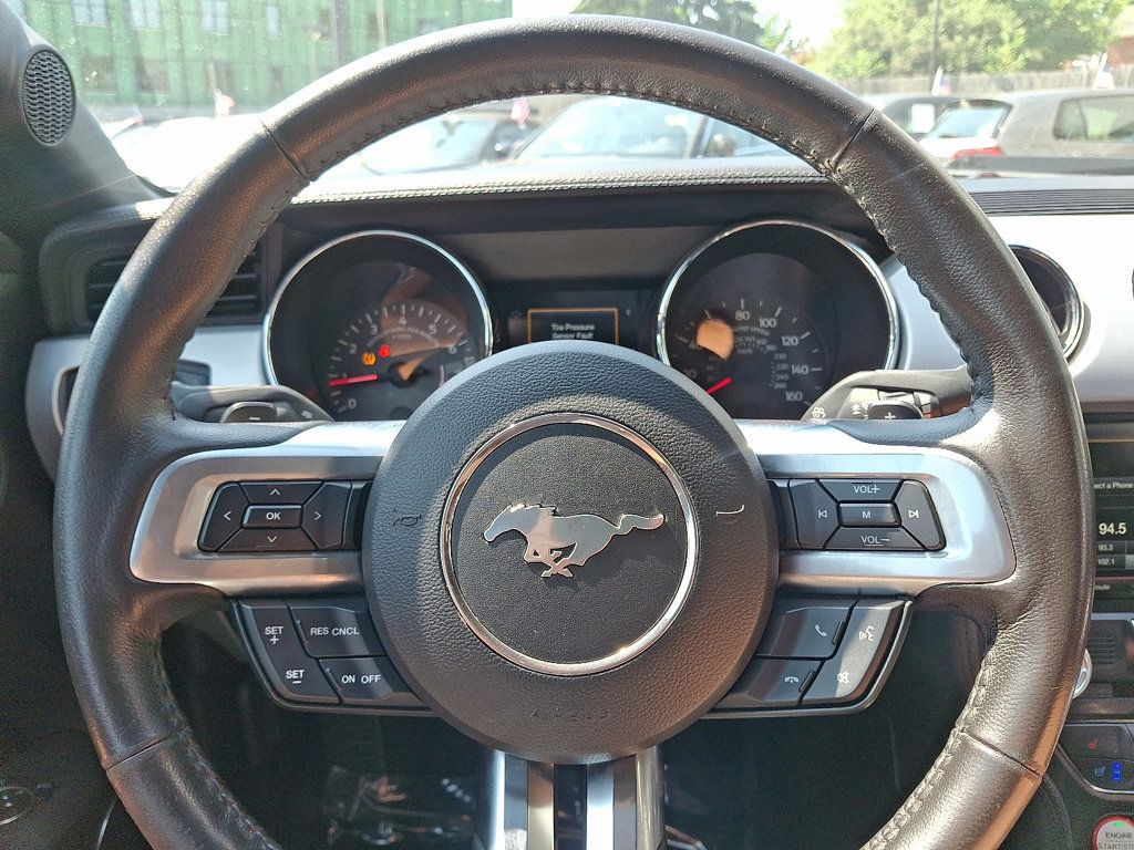 2015 Ford Mustang Convertible EcoBoost Premium photo 17