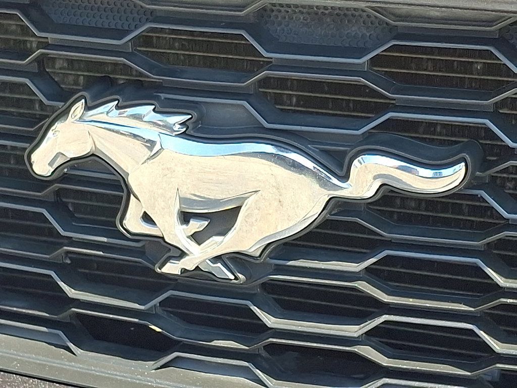 2015 Ford Mustang Convertible EcoBoost Premium photo 33