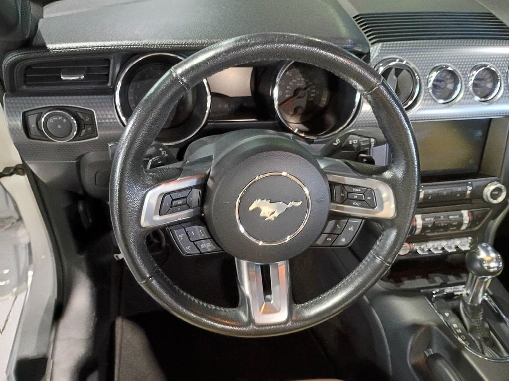 2015 Ford Mustang 2dr Convertible EcoBoost Premium - 23097897 - 19