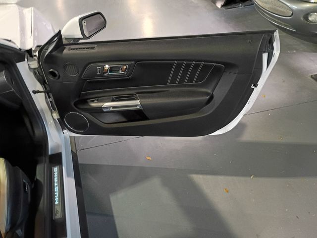 2015 Ford Mustang 2dr Convertible EcoBoost Premium - 23097897 - 35