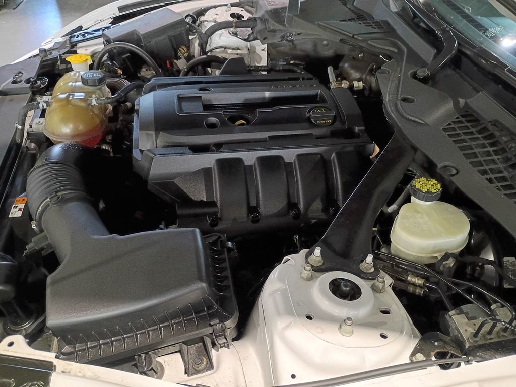2015 Ford Mustang 2dr Convertible EcoBoost Premium - 23097897 - 39