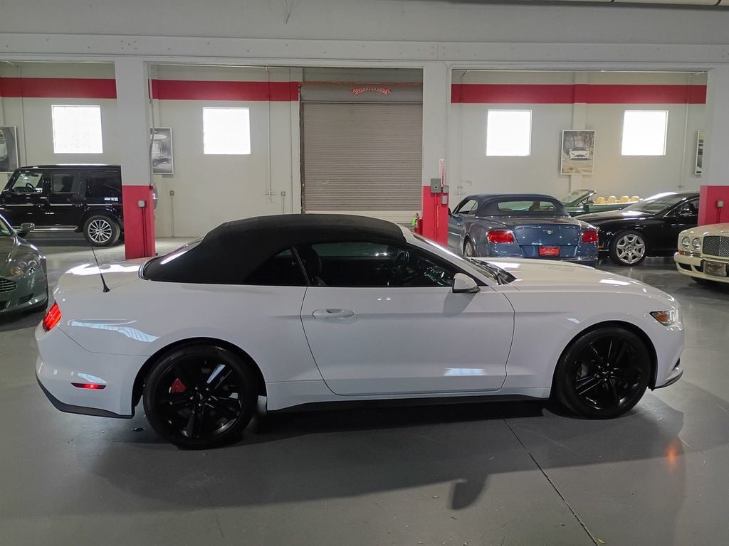 2015 Ford Mustang 2dr Convertible EcoBoost Premium - 23097897 - 8
