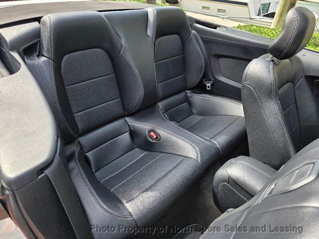 2015 Ford Mustang 2dr Convertible EcoBoost Premium - 22942432 - 38