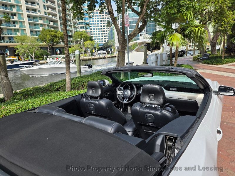 2015 Ford Mustang 2dr Convertible EcoBoost Premium - 22942432 - 39