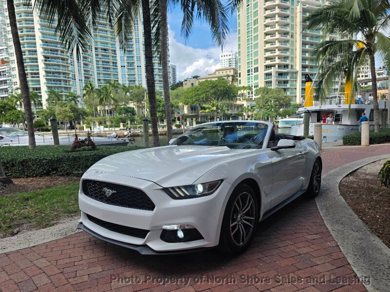 2015 Ford Mustang 2dr Convertible EcoBoost Premium - 22942432 - 60