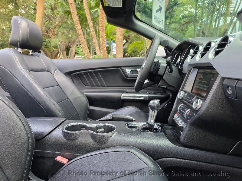 2015 Ford Mustang 2dr Convertible EcoBoost Premium - 22942432 - 69