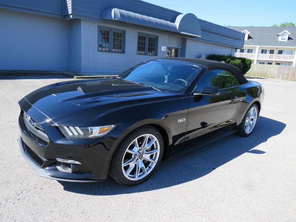 2015 Ford Mustang 2dr Convertible GT Premium - 22473907 - 1