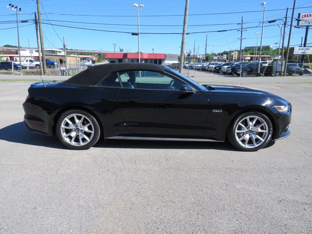 2015 Ford Mustang 2dr Convertible GT Premium - 22473907 - 4