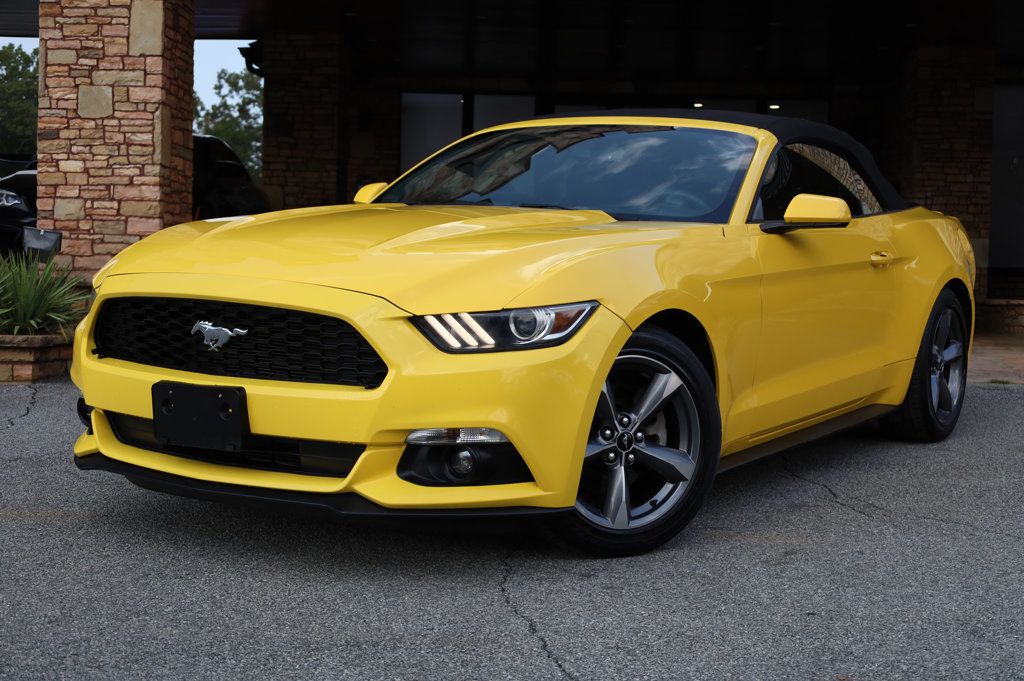 2015 Ford Mustang Convertible V6 photo 2