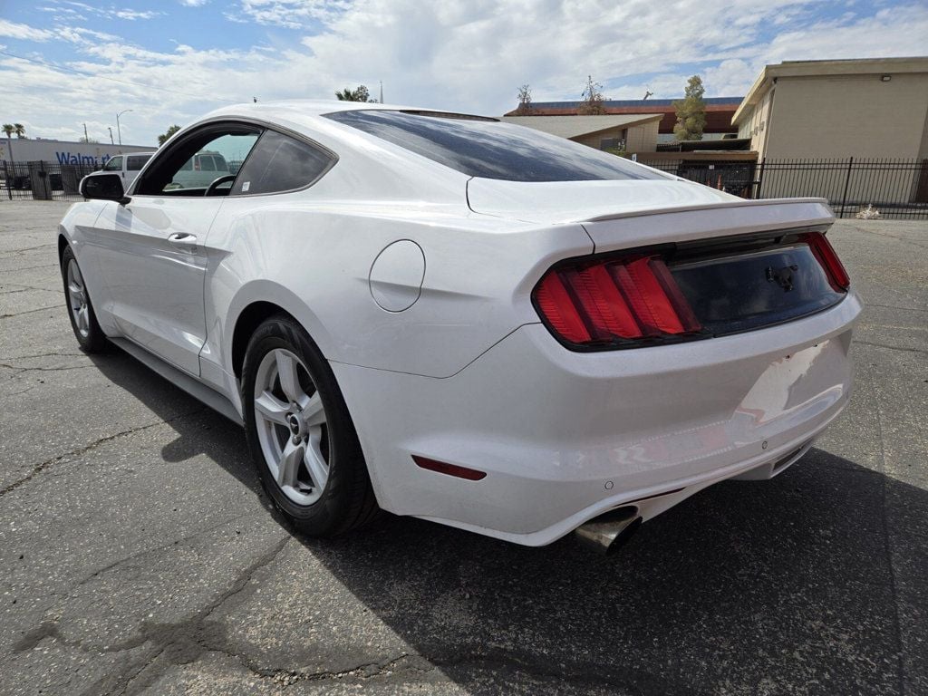 2015 Ford Mustang 2dr Fastback EcoBoost - 22915147 - 2