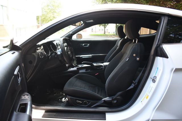 2015 Ford Mustang 2dr Fastback EcoBoost - 23067079 - 19