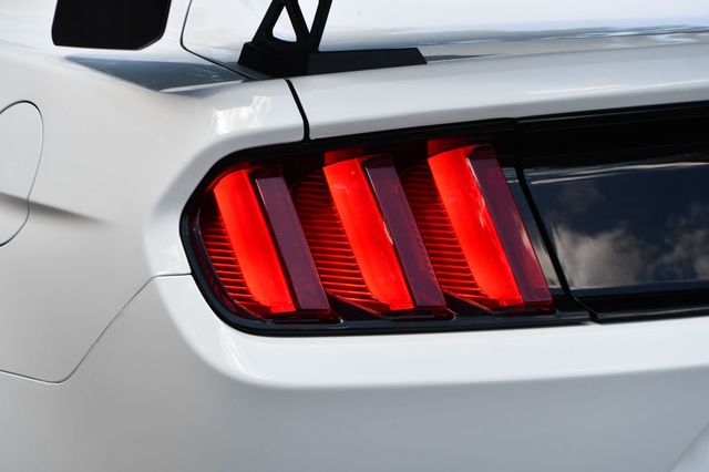 2015 Ford Mustang 2dr Fastback EcoBoost - 23067079 - 4