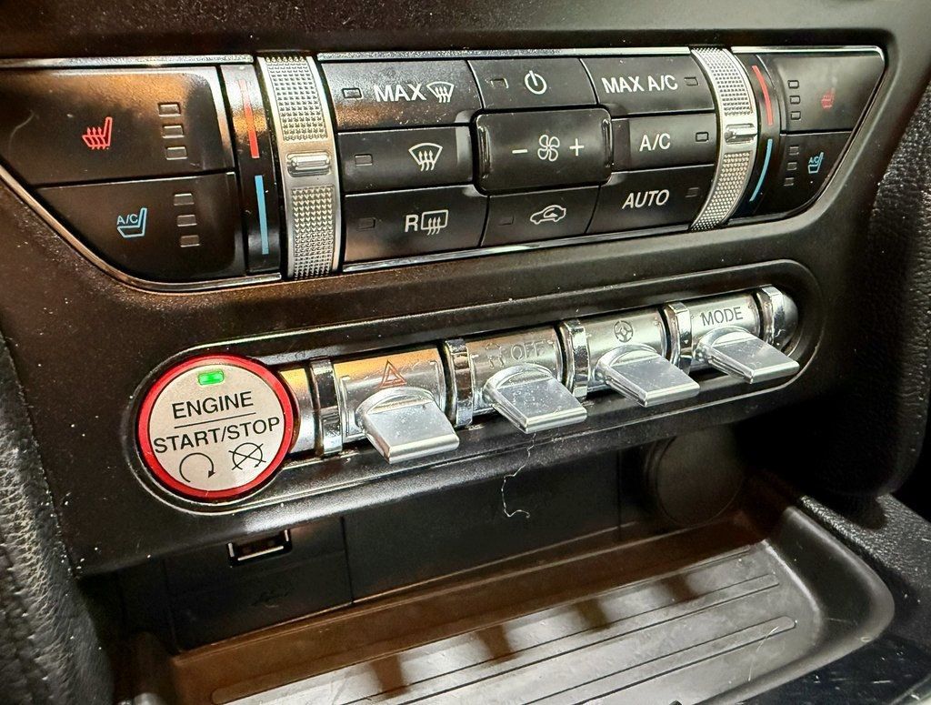 2015 Ford Mustang 2dr Fastback EcoBoost Premium - 22943945 - 18