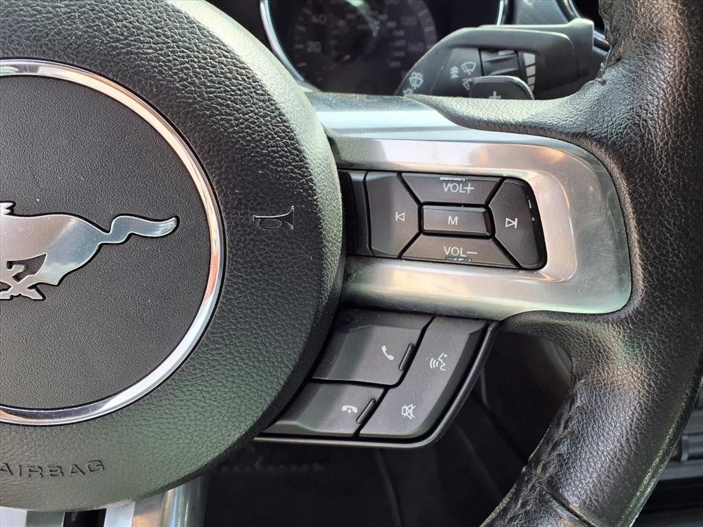 2015 Ford Mustang 2dr Fastback V6 - 22930422 - 8
