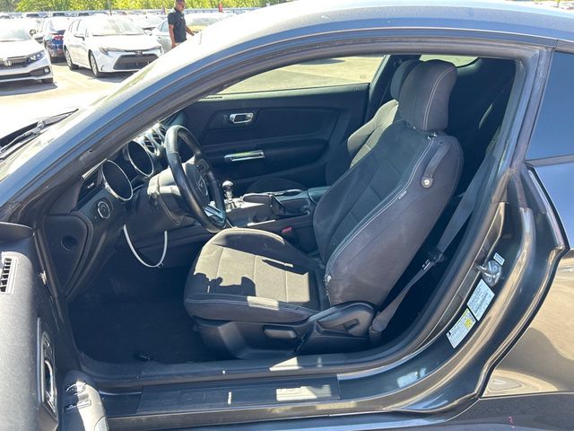 2015 Ford Mustang 2dr Fastback V6 - 23013376 - 6