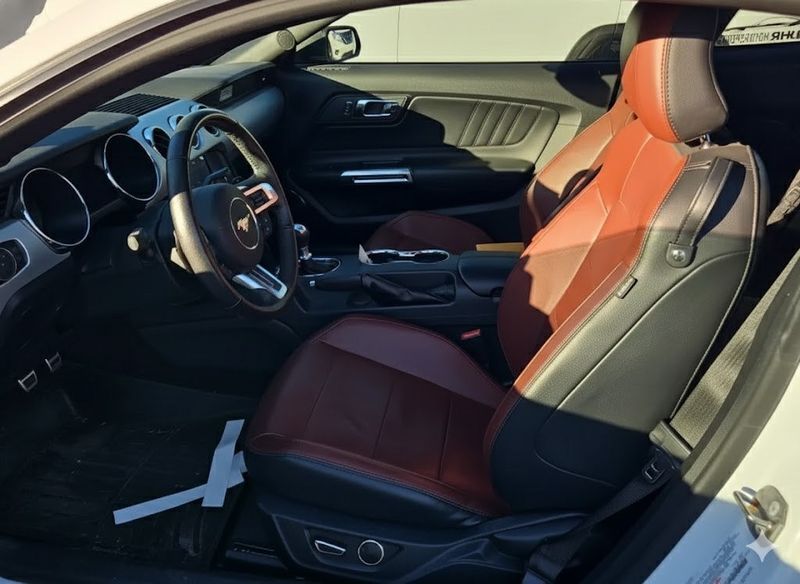 2015 Ford Mustang AUTMOTIC TRANSMISSION! GT PREMUM 5.0L V8 BROWN GUTS! CLEAN!  - 22943591 - 8