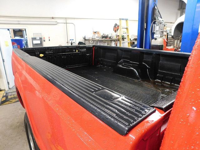 2015 Ford Super Duty F-250 4WD Reg Cab XL - 22726951 - 10