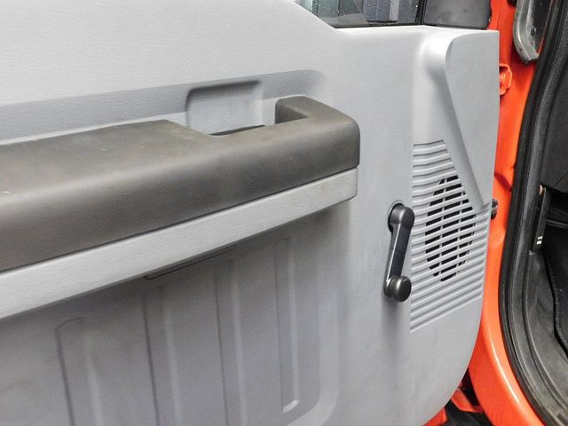 2015 Ford Super Duty F-250 4WD Reg Cab XL - 22726951 - 21