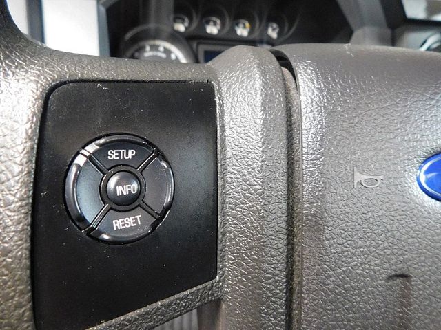 2015 Ford Super Duty F-250 4WD Reg Cab XL - 22726951 - 24