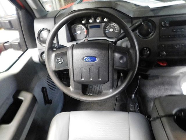 2015 Ford Super Duty F-250 4WD Reg Cab XL - 22726951 - 28