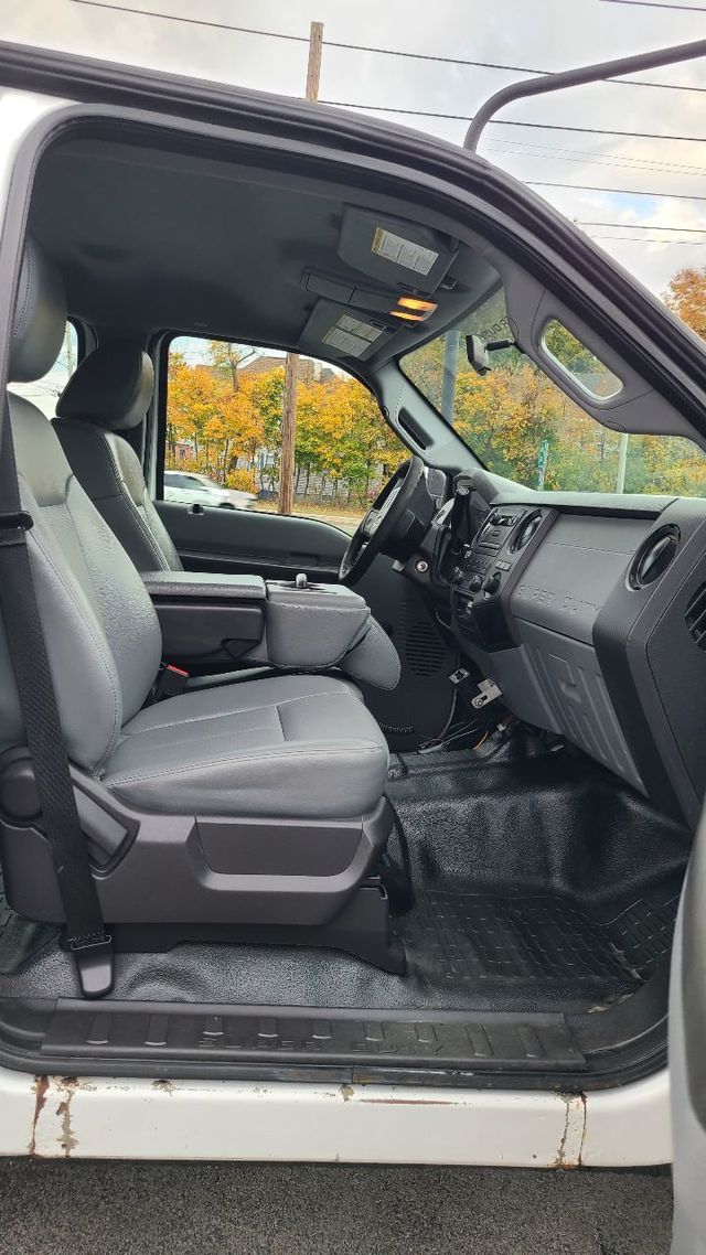 2015 Ford Super Duty F-250 SRW 4WD Crew Cab 156" XL - 22186534 - 13