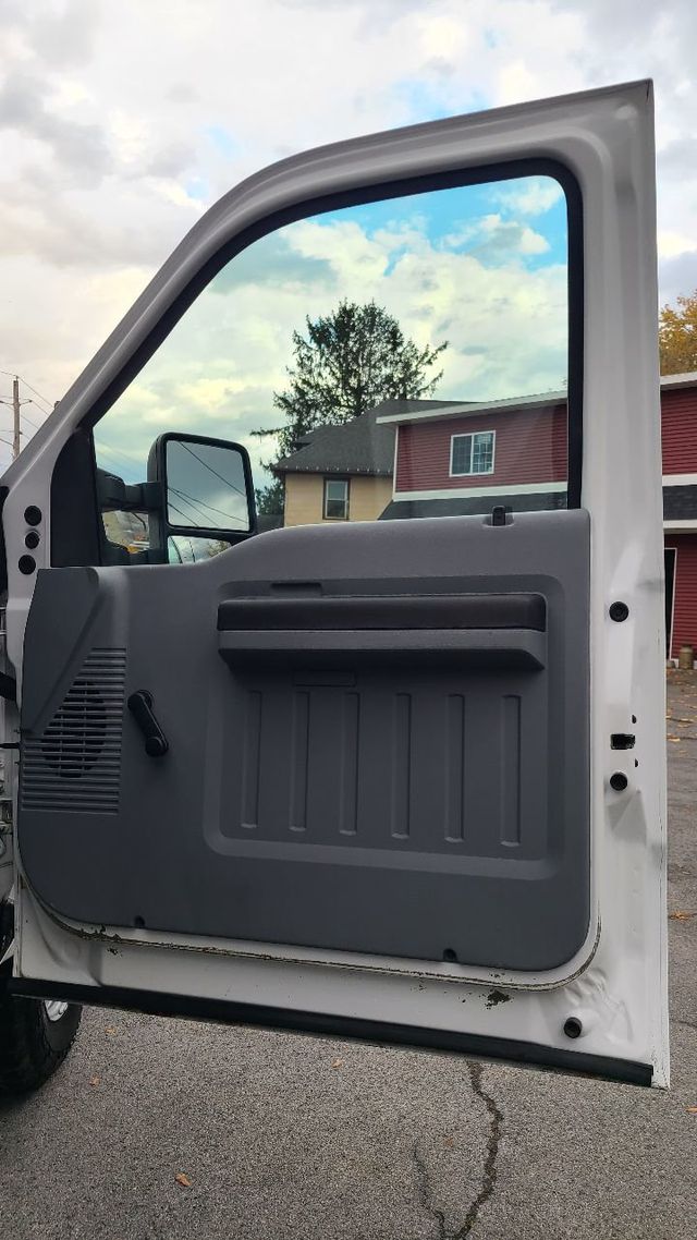 2015 Ford Super Duty F-250 SRW 4WD Crew Cab 156" XL - 22186534 - 14
