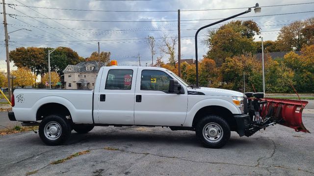 2015 Ford Super Duty F-250 SRW 4WD Crew Cab 156" XL - 22186534 - 4