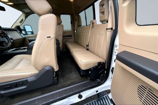 2015 Ford Super Duty F-250 SRW LARIAT - 23050538 - 17