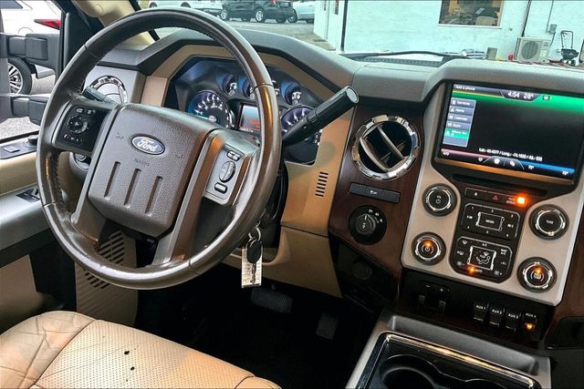 2015 Ford Super Duty F-250 SRW LARIAT - 23050538 - 30