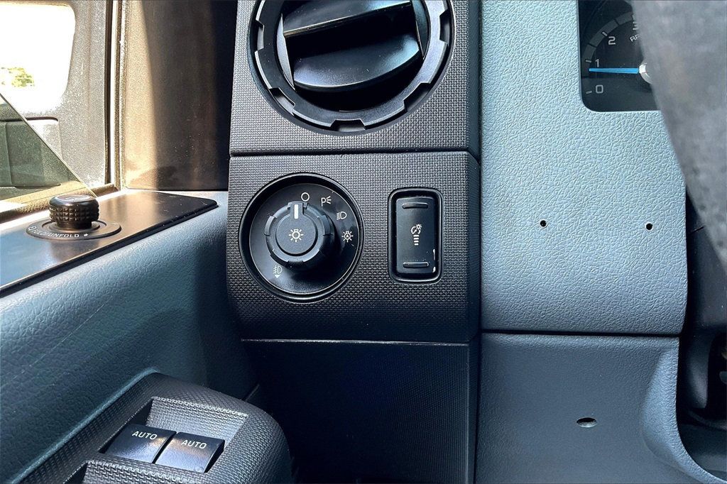 2015 Ford F-250 XL photo 26