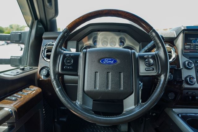 2015 Ford Super Duty F-350 SRW 4WD Crew Cab 156" Platinum - 23036860 - 47