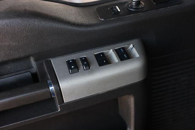 2015 Ford Super Duty F-350 SRW 4WD Crew Cab 172" Lariat - 22998704 - 45